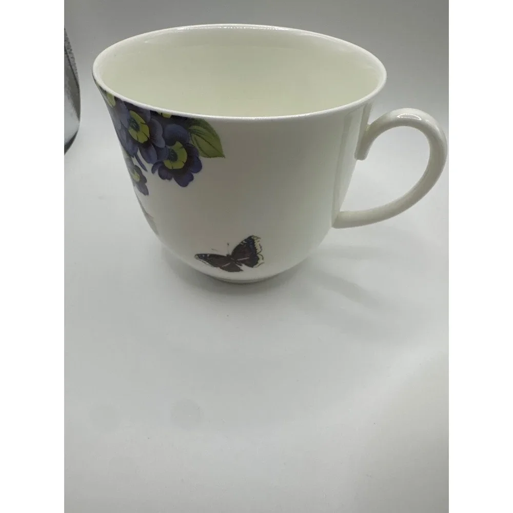 Royal Crown Duchy Fine Bone China Floral Teapot and 2 Cup Set England 1068